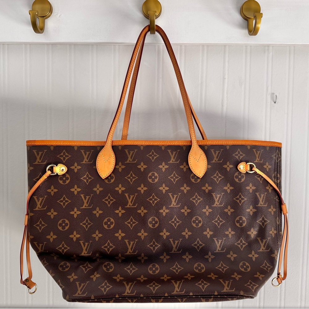 Louis Vuitton Monogram Neverfull MM - Picture 2 of 15